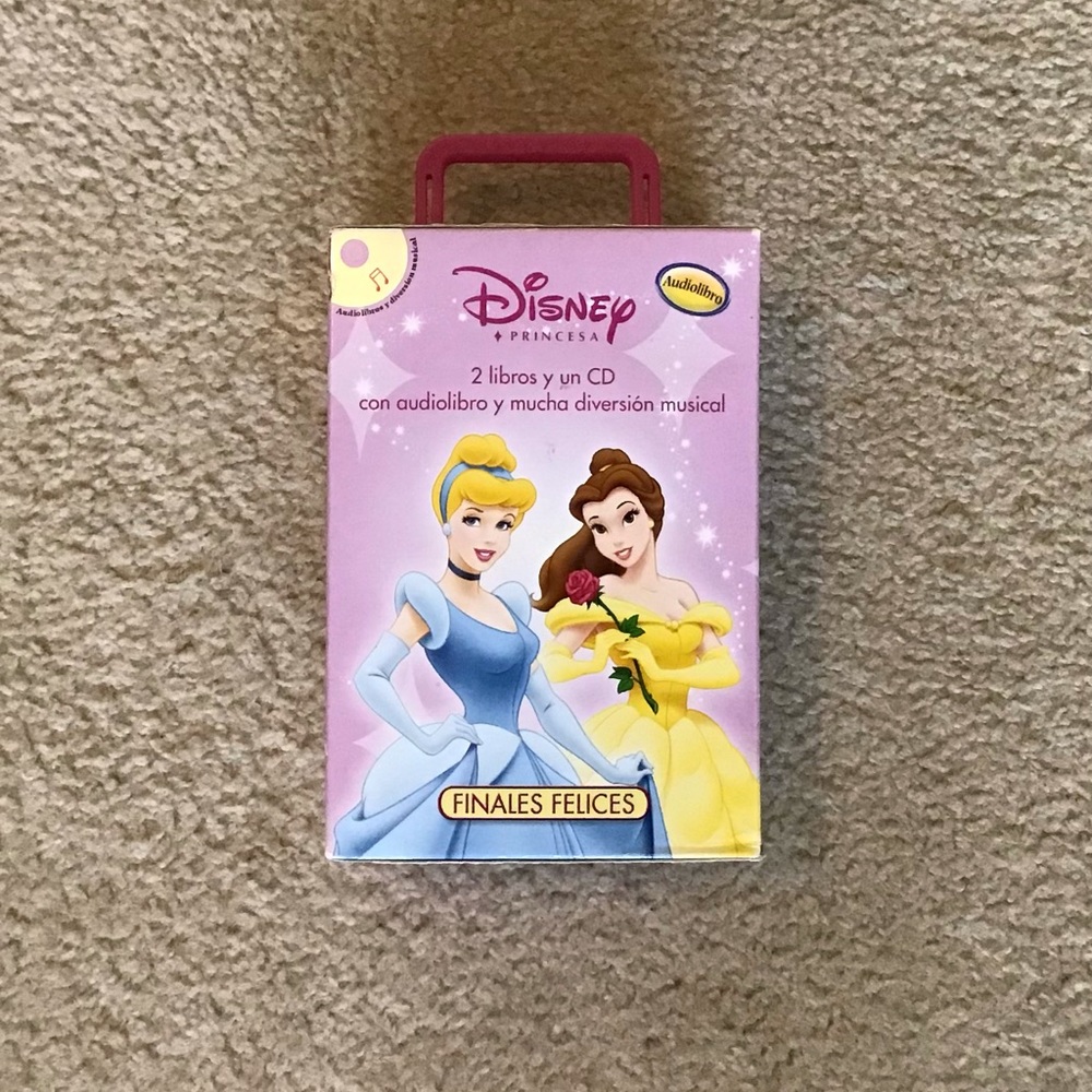 2 Disney Princess books in Spanish.